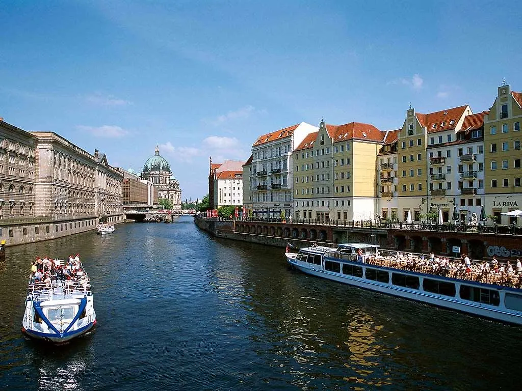 Ibis Styles Berlin Treptow Hotel 3*,